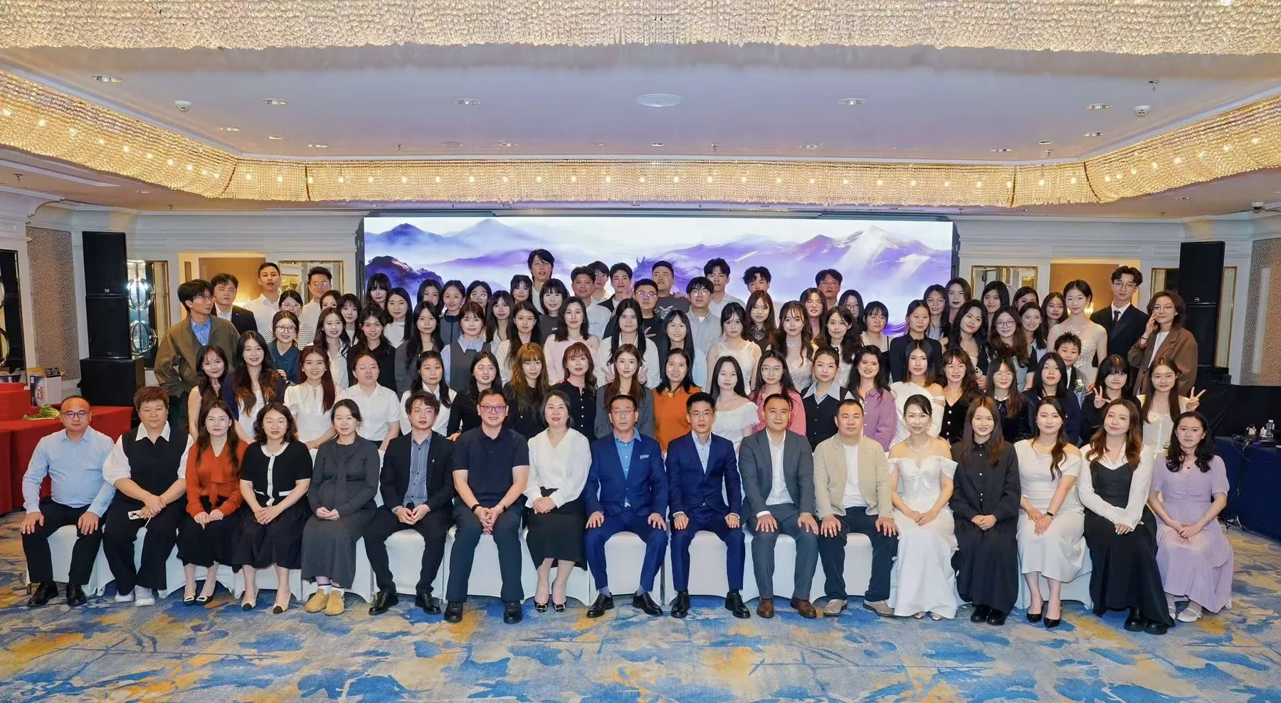 运凯供应链团队合影